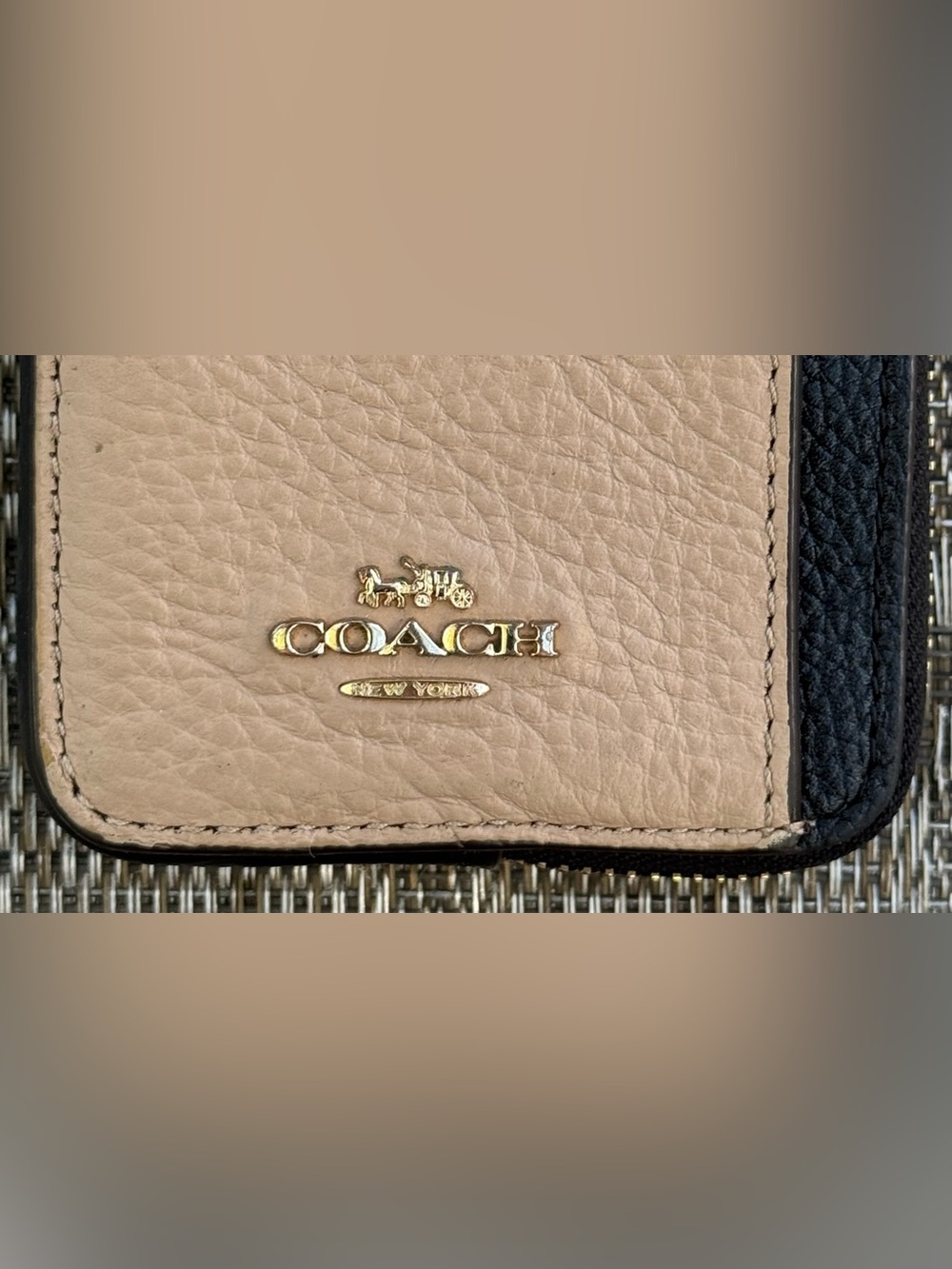 Coach Zip Card Case In Colorblock EUC! - Picture 4 of 14
